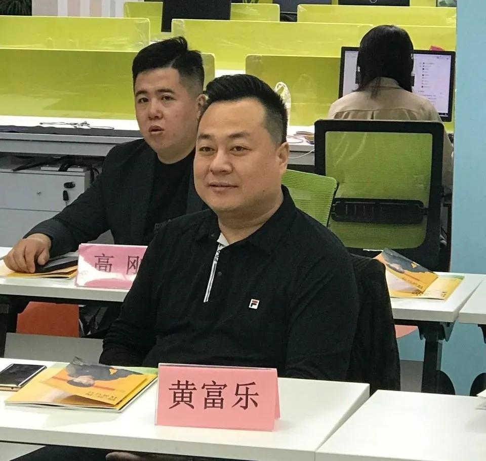 眼镜连锁加盟为何如眼镜连锁加盟为何如此火爆？该选择哪个品牌？