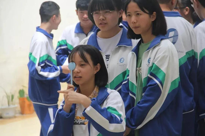 秋天这么凉，黄豆豆是如何给青少年温暖的？